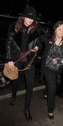 Dakota Johnson - Arriving at LAX Airport in Los Angeles - February 22, 2015 (28xHQ) 2tArlVGz
