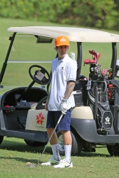 Justin Bieber - Justin Bieber - out in Hawaii, April 8, 2015 - 9xHQ 3o95k66c