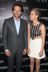 Jennifer Lawrence и Bradley Cooper - Attends a screening of 'Serena' hosted by Magnolia Pictures and The Cinema Society with Dior Beauty, Нью-Йорк, 21 марта 2015 (449xHQ) 4YfoZD9d
