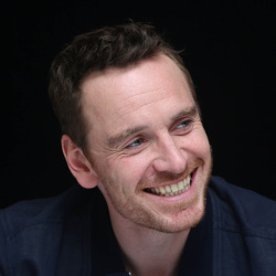 Michael Fassbender - X-Men: Days of Future Past press conference portraits by Munawar Hosain (New York, May 9, 2014) - 26xHQ 4hRatr8p