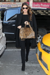 Lily Aldridge - Out and about in New York City - February 5, 2015 (13xHQ) 5Dh7GPRK