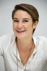 Shailene Woodley - Divergent press conference portraits by Vera Anderson (Los Angeles, Beverly Hills, March 8, 2014) - 10xHQ 6HIOWBoA