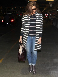 Eva Mendes - at LAX airport in LA - February 20, 2015 (24xHQ) 7gRUNyiw