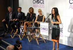 Rachel Bilson - attends the 2014 People's Choice Awards nominations announcement held at The Paley Center for Media on November 5, 2013 in Beverly Hills, California - 76xHQ 7rCHk3fS