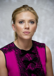 Scarlett Johansson - Don Jon press conference portraits by Magnus Sundholm (Toronto, September 10, 2013) - 21xHQ 9dEl2hnC
