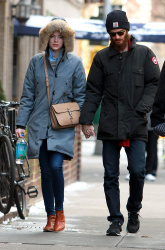 Emma Stone - Out and about in NYC, 7 января 2015 (14xHQ) 9rz0XnGl