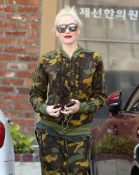 Gwen Stefani - Out and about in LA, 19 января 2015 (24xHQ) AK3i71TI