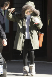 Sienna Miller - Out and about in New York City - February 11, 2015 (30xHQ) BQIwmqoU