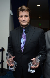 Nathan Fillion - 39th Annual People's Choice Awards at Nokia Theatre in Los Angeles (January 9, 2013) - 28xHQ DkZUxAT3