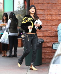 Michelle Rodriguez - Out and about in Beverly Hills - February 7, 2015 (27xHQ) EsBt1Lim