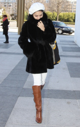 Vanessa Hudgens - arriving for her play 'Gigi' at the Kennedy Center in Washington, 17 января (5xHQ) F5uG2VHQ