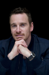 Michael Fassbender - X- Men: Days of Future Past press conference portraits by Magnus Sundholm (New York, May 9, 2014) - 25xHQ FKdkCJIw