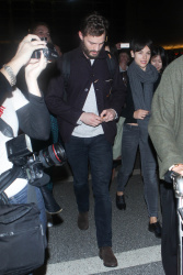 Jamie Dornan - Spotted at at LAX Airport with his wife, Amelia Warner - January 13, 2015 - 69xHQ FcSiN7L0