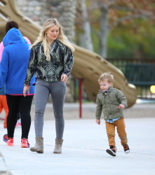 Hilary Duff - at Coldwater Canyon Park in Beverly Hills, 23 января 2015 (30xHQ) Ftw3EPnF