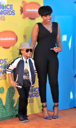 Jennifer Hudson - Jennifer Hudson - 28th Annual Kids' Choice Awards, Inglewood, 28 марта 2015 (145xHQ) GnChnIXO