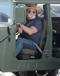 Arnold Schwarzenegger - seen out in Los Angeles - April 18, 2015 - 72xHQ GpdHuOKG