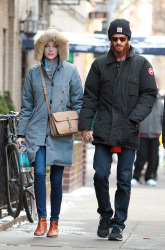 Emma Stone - Out and about in NYC, 7 января 2015 (14xHQ) HfzI1e2y