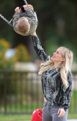 Hilary Duff - at Coldwater Canyon Park in Beverly Hills, 23 января 2015 (30xHQ) J3oPW1oq