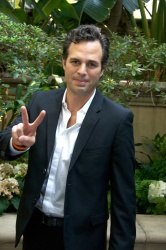 Mark Ruffalo - Mark Ruffalo - Reservation Road press conference portraits by Vera Anderson (Los Angeles, October 25, 2007) - 5xHQ KR83SZyD
