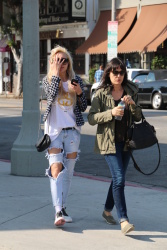 Amanda Bynes - spotted in West Hollywood looking healthy, 31 января 2015 (14xHQ) LA1fBRqr