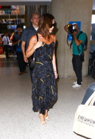 Виктория Бекхэм (Victoria Beckham) Arriving at LAX Airport, 31.07.2016 - 28xHQ Lcvg4QpW