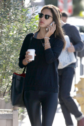Alessandra Ambrosio - Out and about in Brentwood (2015.01.22) - 20xHQ MHWuS15Z