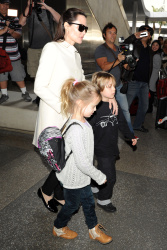Angelina Jolie - LAX Airport - February 11, 2015 (185xHQ) MmUxODvI