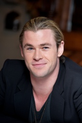 Chris Hemsworth - Snow White And The Huntsman press conference portraits by Vera Anderson (West Suffex, May 13, 2012) - 10xHQ O1atFHkk