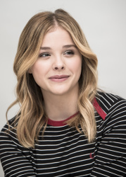 Chloe Moretz - "Carrie" press conference portraits by Armando Gallo (Hollywood, October 6, 2013) - 28xHQ OWo7FdVQ