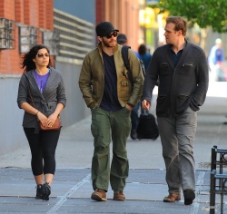 Jonah Hill - Jake Gyllenhaal & Jonah Hill & America Ferrera - Out And About In NYC 2013.04.30 - 37xHQ Ot7nG0iT