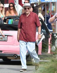 Zac Efron & Robert De Niro - On the set of Dirty Grandpa in Tybee Island,Giorgia 2015.04.27 - 53xHQ P0mXnRvj