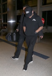 Liam Payne - At the LAX Airport in Los Angeles, California - February 3, 2015 - 11xHQ PFj5Nsmq