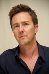 Edward Norton - The Bourne Legacy press conference portraits by Vera Anderson (Beverly Hills, July 20, 2012) - 10xHQ PthaTpNv