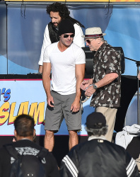 Zac Efron & Robert De Niro - On the set of Dirty Grandpa in Tybee Island,Giorgia 2015.04.30 - 140xHQ QWPAItT5