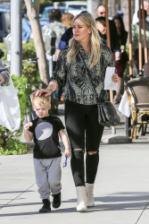 Hilary Duff - Out and about in Beverly Hills, 7 января 2015 (17xHQ) QcPeBUFm