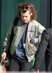 Harry Styles - Leaving Heathrow Airport in London, England - March 3, 2015 - 12xHQ Qx5JEk7v
