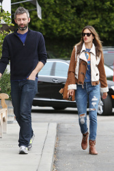 Alessandra Ambrosio - Out and about in Brentwood, 30 января 2015 (39xHQ) RKxYcGxz