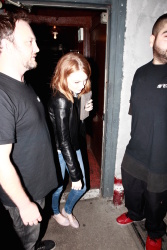 Andrew Garfield & Emma Stone - Leaving an Arcade Fire concert in Los Angeles - May 27, 2015 - 108xHQ RM5Nchhl