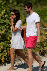 Jamie Dornan - At the beach with his girlfriend, Amelia Warner in Miami - January 17, 2013 - 25xHQ RNoIrhgz