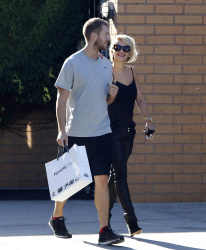 Calvin Harris and Rita Ora - out and about in Los Angeles - September 18, 2013 - 16xHQ RnUv9BSt