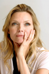 Michelle Pfeiffer - Michelle Pfeiffer - Hairspray press conference portraits by Vera Anderson (Los Angeles, June 15, 2007) - 10xHQ Rrp6mzf7