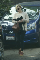 Scarlett Johansson - Out and about in LA - February 19, 2015 (28xHQ) SyjI0RPg