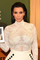 [MQ] Kim Kardashian - signs copies of her new book at Barnes & Noble, 5th Ave in NYC 5/5/15