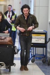Kit Harington - Arriving at JFK Airport in New York City - April 5, 2015 - 7xHQ ThVB7oSu