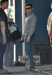 Zac Efron & Robert De Niro - On the set of Dirty Grandpa in Tybee Island,Giorgia 2015.04.27 - 53xHQ Tm3WQmmE