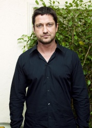 Gerard Butler - "The Ugly Truth" press conference portraits by Armando Gallo (Los Angeles, July 19, 2009) - 15xHQ U29sH7og