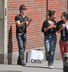 Ian Somerhalder - Out in New York 2012.05.13 - 11xHQ UgUBz1gr