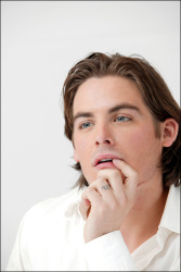 Kevin Zegers - Поиск UiW9FvzN