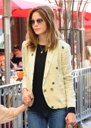 Michelle Monaghan - At the Grove in Los Angeles, 19 января 2015 (20xHQ) UvnJ7nrB