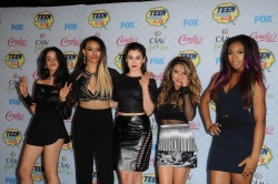 Fifth Harmony - at FOX's 2014 Teen Choice Awards in Los Angeles, California - 32xHQ VQP2pFcg